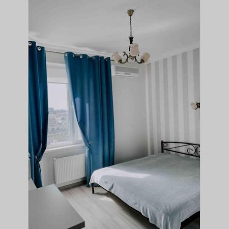 Апартаменты Целиком Odessa Exteriör bild