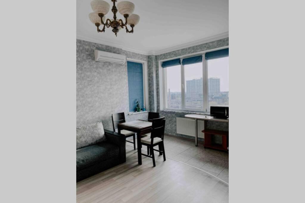 Апартаменты Целиком Odessa Exteriör bild