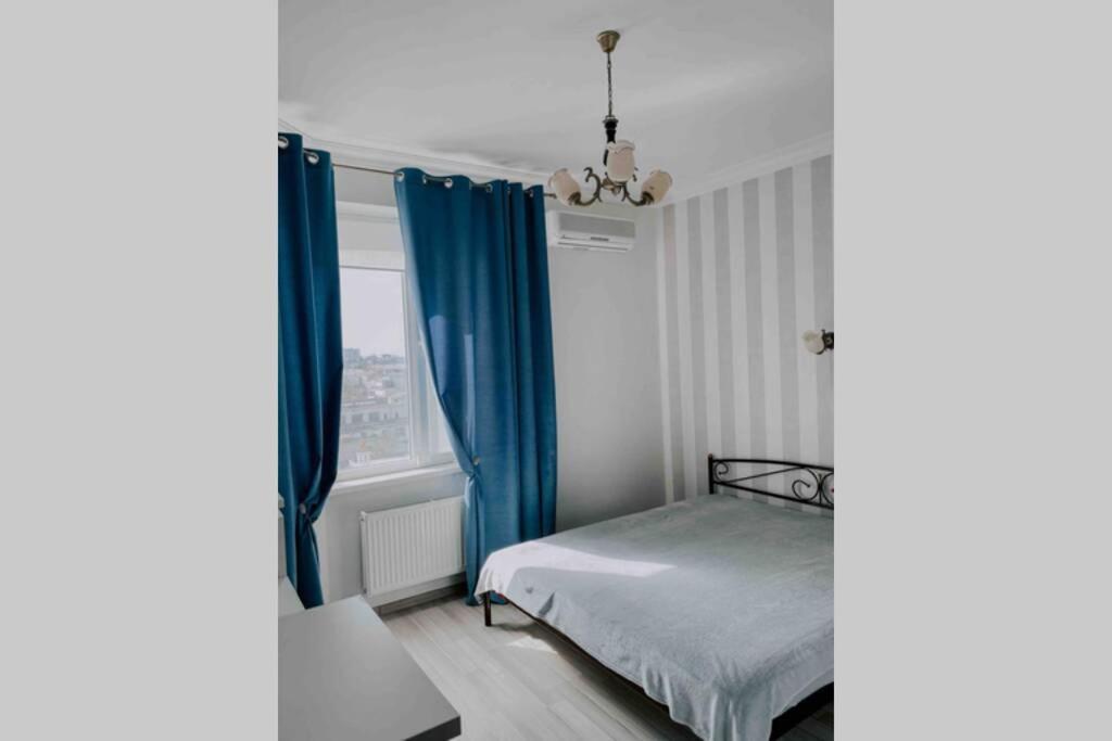 Апартаменты Целиком Odessa Exteriör bild